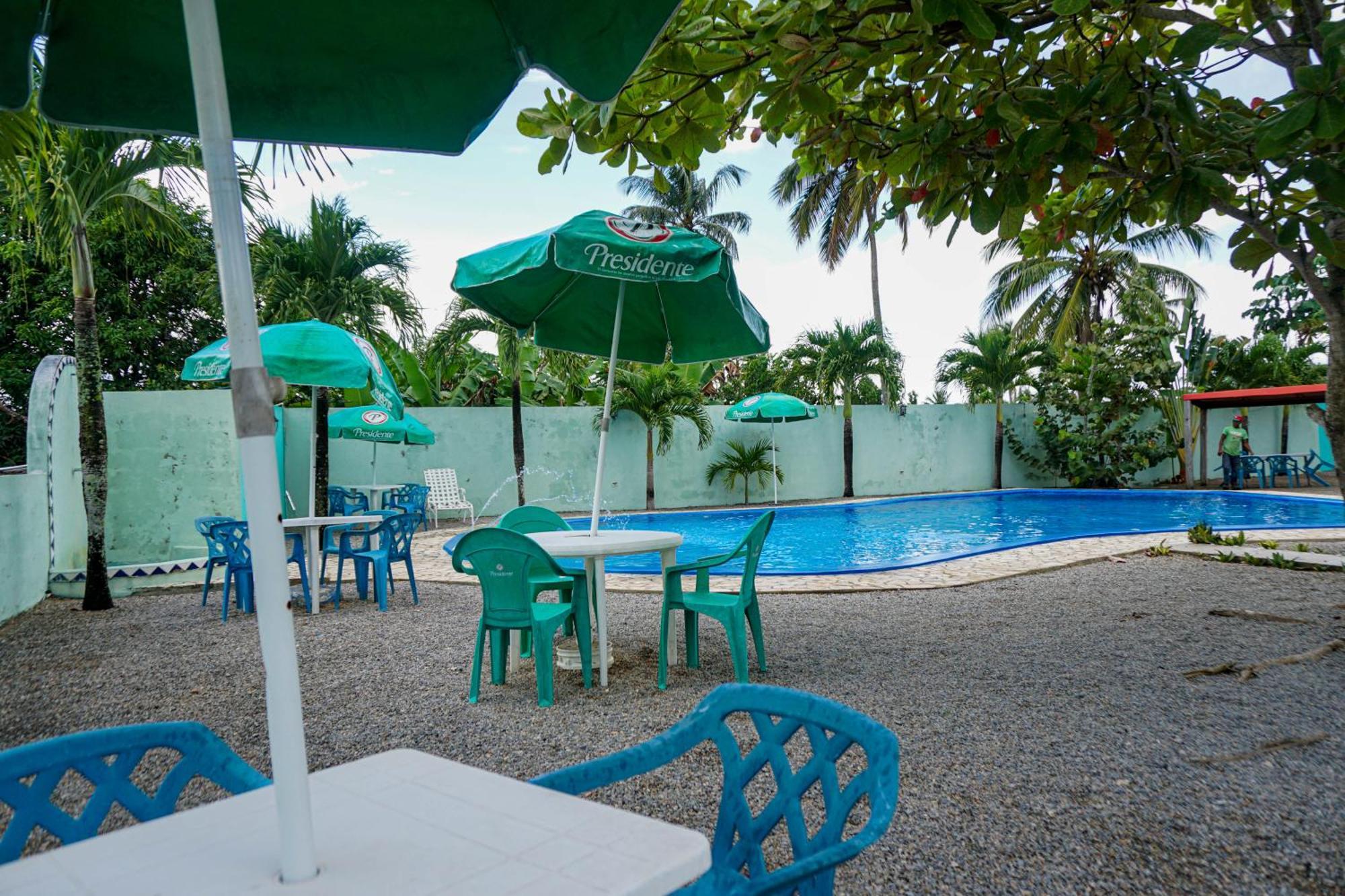 Hotel Nuevo Amanecer El Catey Exterior photo